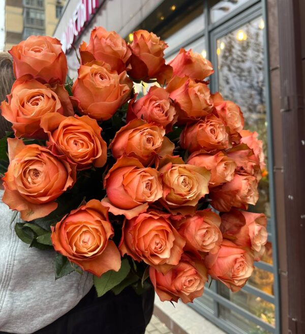Роза сорта «Kahala» купить с доставкой в Мытищах